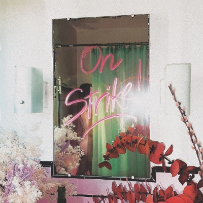 American Lips - On Strike!